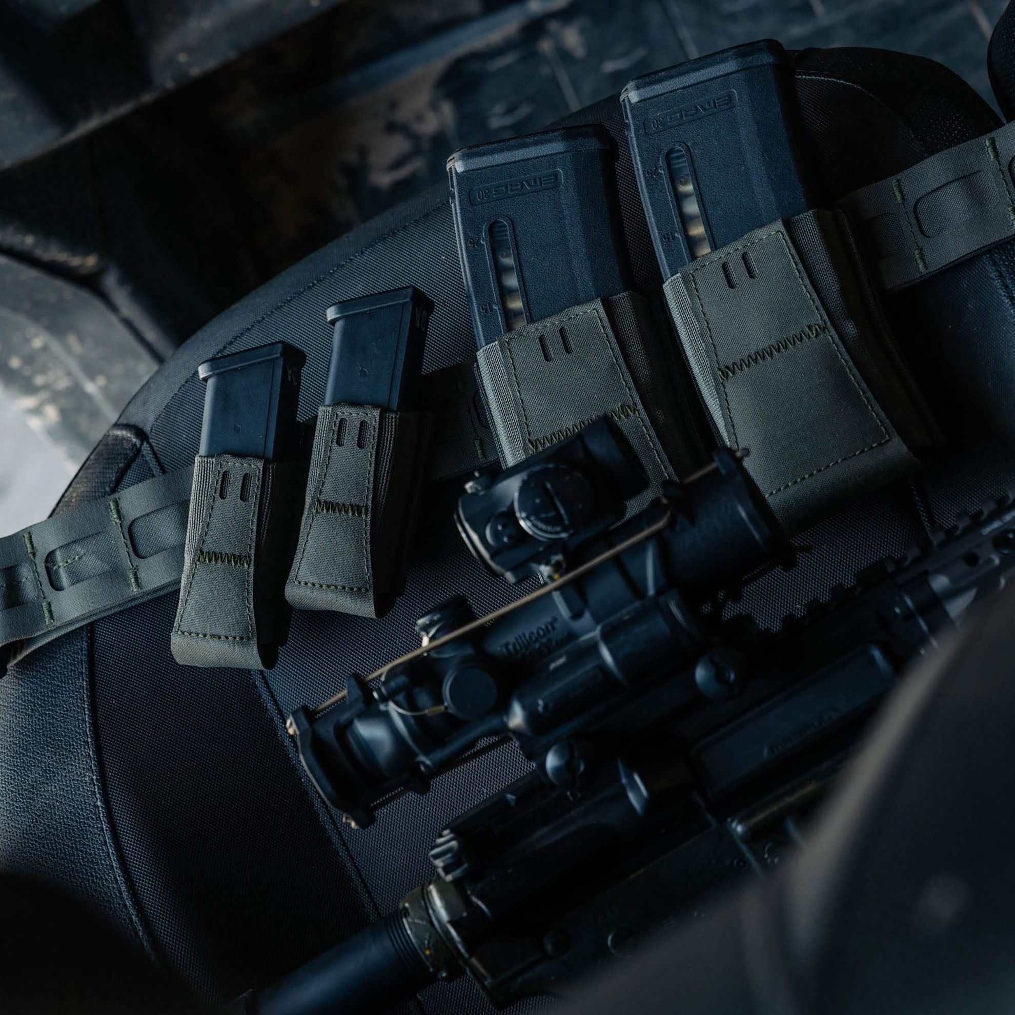 BLUE ALPHA ANGLED PISTOL MAGAZINE POUCH ADAPTER